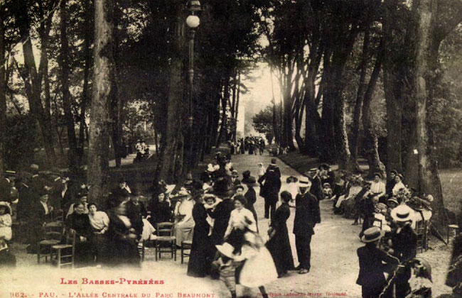 Pau : L'Allée Centrale du Parc Beaumont